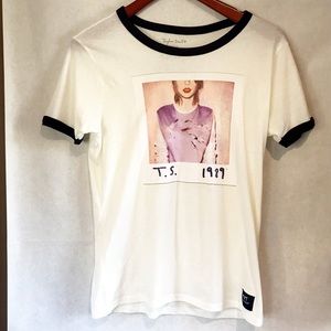 🍋Taylor Swift 1989 World Tour Shirt Size L